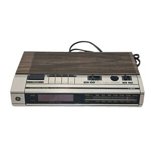Vintage GE Digital AM/FM Clock Radio Woodgrain Alarm 7-4634B Tested Working